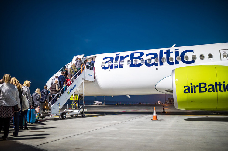 Авіакомпанія airBaltic відновлює рейси в Україну Авіакомпанія airBaltic відновлює рейси в Україну