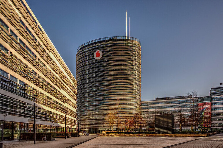 Vodafone залучить до 2,3 млрд євро від IPO свого інфраструктурного бізнесу у Франкфурті Vodafone залучить до 2,3 млрд євро від IPO свого інфраструктурного бізнесу у Франкфурті