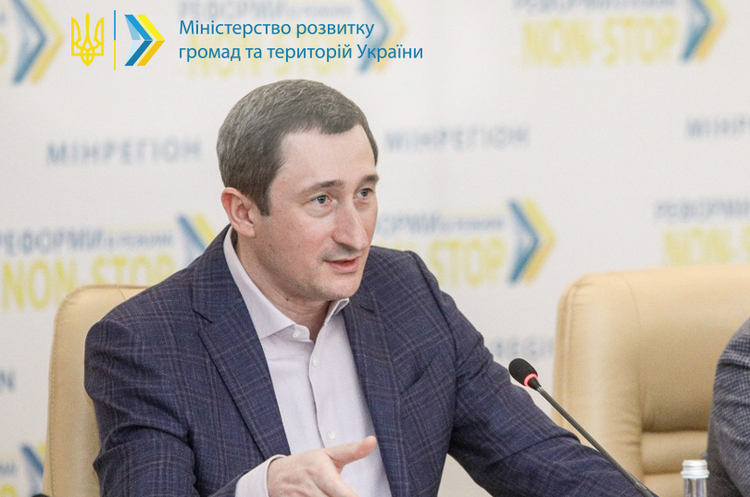 Україна щорічно втрачає мільярди через нелегальні АЗС – Мінрегіон Україна щорічно втрачає мільярди через нелегальні АЗС – Мінрегіон