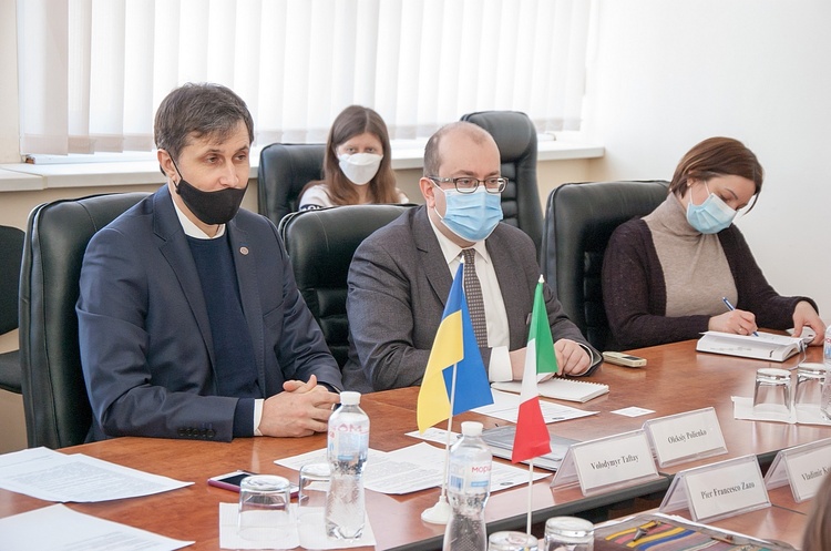 Україна та Італія розширюють співпрацю в космічній сфері Україна та Італія розширюють співпрацю в космічній сфері