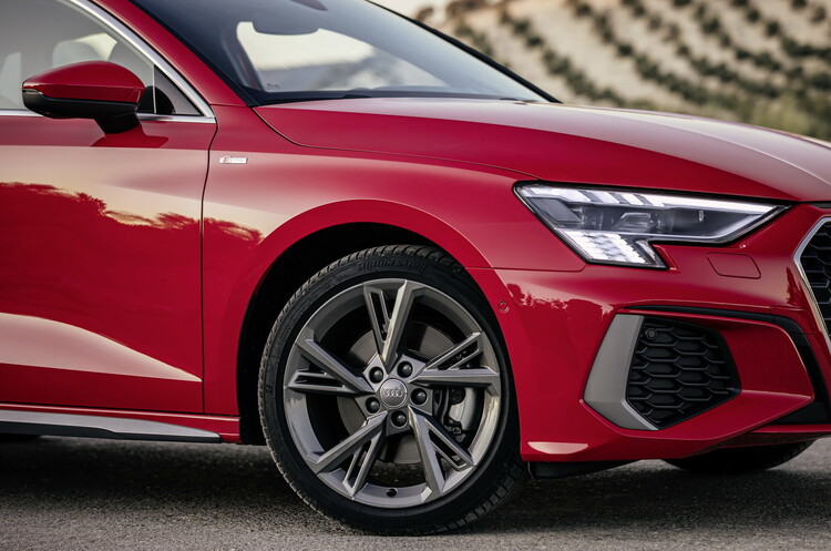 VW відкличе понад 150 000 автомобілів Audi A3 через проблеми з подушками безпеки VW відкличе понад 150 000 автомобілів Audi A3 через проблеми з подушками безпеки