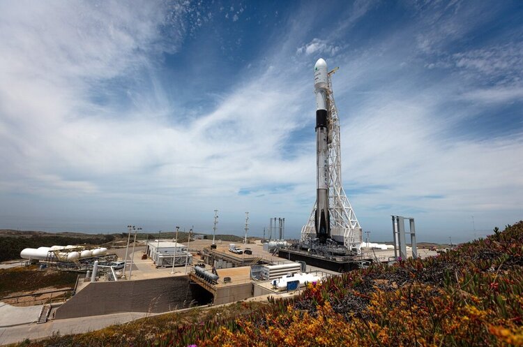 фото SpaceX Мільярдер із США зібрав команду туристів і оплатив їм політ у космос на кораблі SpaceX