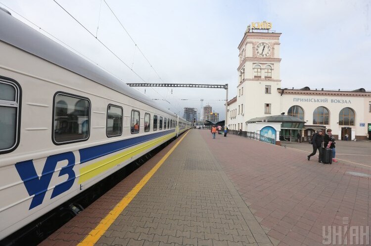Ілюстративне зображення УЗ призупиняє курсування приміських потягів у Хмельницькій області