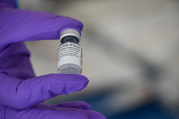 Південноафриканський штам COVID-19 здатен «проривати» захист вакцини Pfizer – дослідження Південноафриканський штам COVID-19 здатен «проривати» захист вакцини Pfizer – дослідження