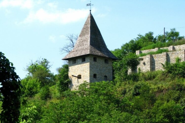 Фонд держмайна проведе аукціон з передачі в оренду Різницької башти XVI століття Фонд держмайна проведе аукціон з передачі в оренду Різницької башти XVI століття