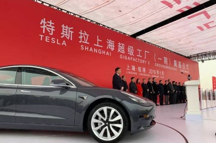 Ніякого шпигунства: дані з електрокарів Tesla в Китаї будуть зберігатися всередині країні Ніякого шпигунства: дані з електрокарів Tesla в Китаї будуть зберігатися всередині країні