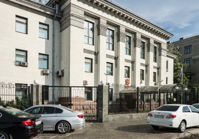 фото DR Україна у відповідь на дії РФ вишле старшого дипломата російського посольства