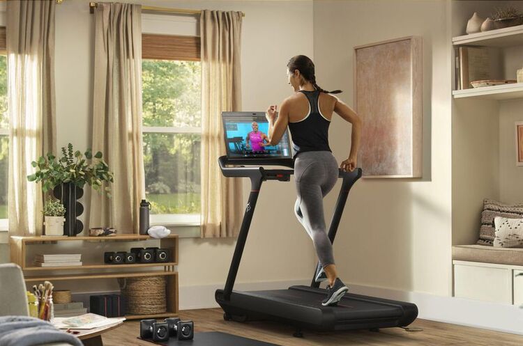 фото DR Акції Peloton падають після того, як регулятор в США попередив про небезпеку тренажерів