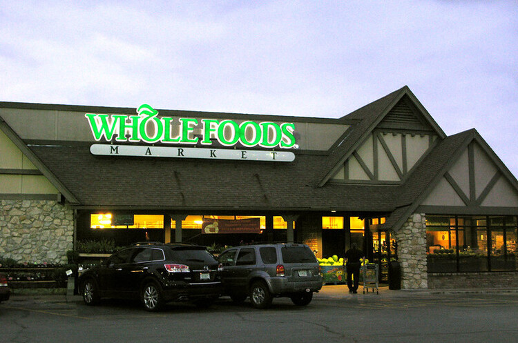Amazon дозволить покупцям Whole Foods розраховуватись одним рухом долоні Amazon дозволить покупцям Whole Foods розраховуватись одним рухом долоні