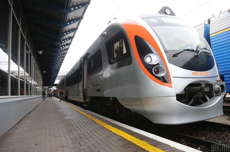 «Укрзалізниця» у 2021 році планує збільшити перевезення вантажів на 1,7% «Укрзалізниця» у 2021 році планує збільшити перевезення вантажів на 1,7%