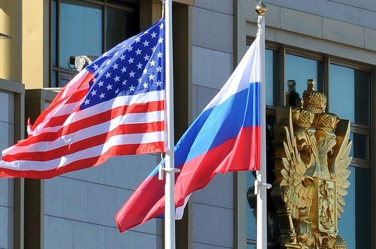 РФ вирішила вислати десять американських дипломатів РФ вирішила вислати десять американських дипломатів