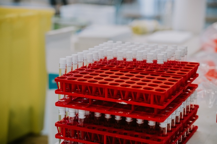 Україна отримала другу партію вакцин через COVAX Україна отримала другу партію вакцин через COVAX