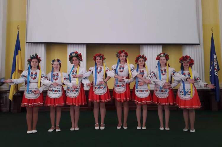 Ансамбль "Київські соловейки" «Київські соловейки»: дорогою милосердя та успіху