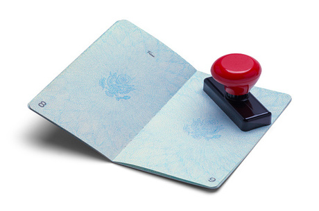 За два роки жителям ОРДЛО у спрощеному порядку видали понад 527 000 російських паспортів