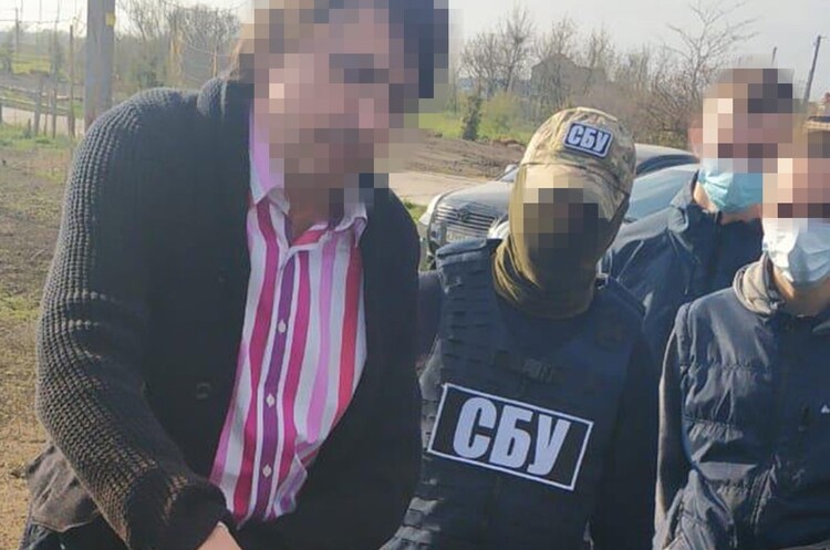 СБУ викрила керівника оборонного концерну на хабарі СБУ викрила керівника оборонного концерну на хабарі