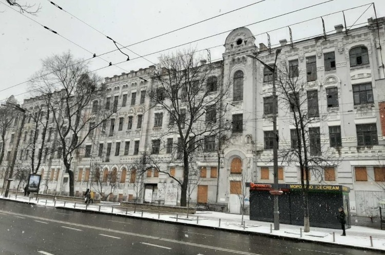 Будинок готелю Військово-Микільського монастиря Історичну будівлю у центрі Києва планує викупити компанія з фіктивними ознаками – ЗМІ