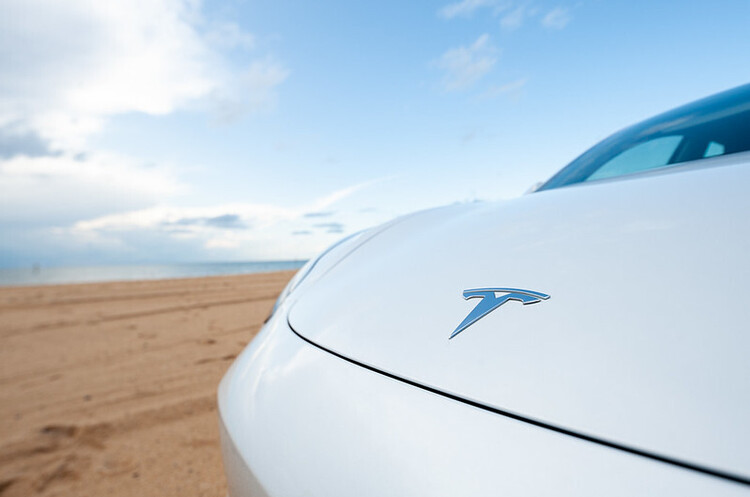 Tesla пригальмовує покупку землі в Шанхаї через напруженість між США і Китаєм – Reuters Tesla пригальмовує покупку землі в Шанхаї через напруженість між США і Китаєм – Reuters