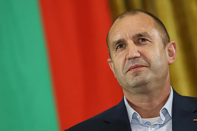 Президент Болгарії розпустив парламент і призначив дострокові вибори Президент Болгарії розпустив парламент і призначив дострокові вибори