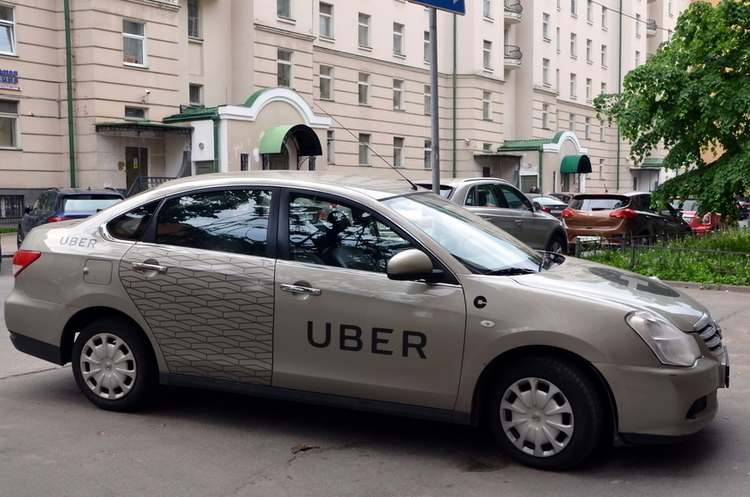 фото Shutterstock Uber і Lyft будуть безкоштовно возити жителів США на вакцинацію від коронавірусу