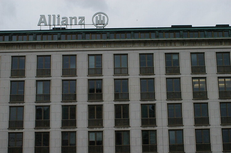 Німецький страховик Allianz збільшив чистий прибуток на 83% за перші три місяці року Німецький страховик Allianz збільшив чистий прибуток на 83% за перші три місяці року