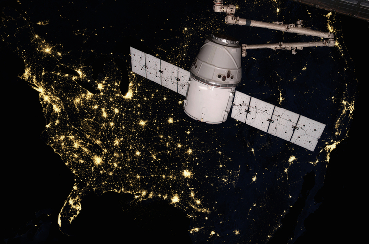 фото Shutterstock Японський мільярдер, що має летіти на Місяць зі SpaceX, спочатку вирушить на МКС на російській ракеті