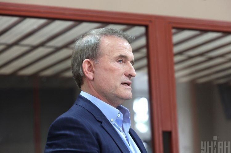 Суд відпустив Медведчука під цілодобовий домашній арешт Суд відпустив Медведчука під цілодобовий домашній арешт