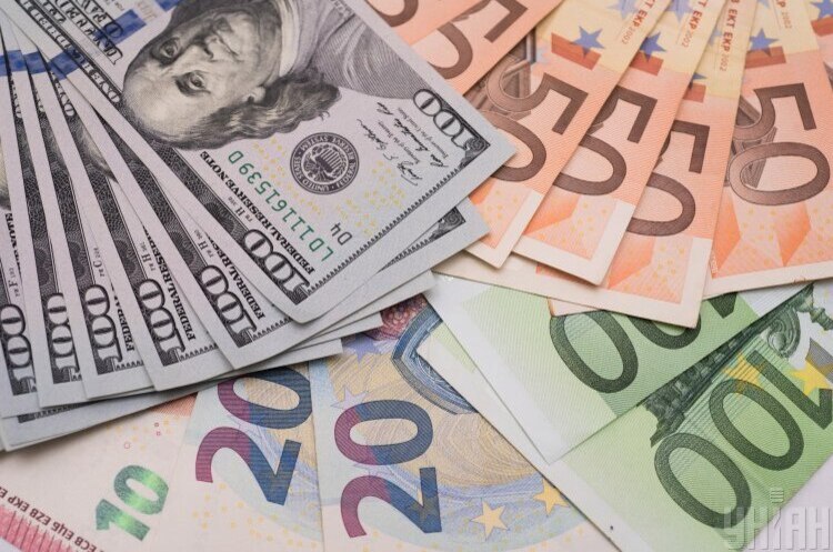 Українці з початку року продали на $1,1 млрд більше валюти, ніж купили – Данилишин Українці з початку року продали на $1,1 млрд більше валюти, ніж купили – Данилишин