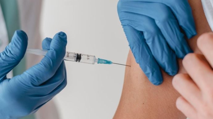 Перший в Україні центр вакцинації від COVID-19 відкриють на Львівщині вже у суботу Перший в Україні центр вакцинації від COVID-19 відкриють на Львівщині вже у суботу