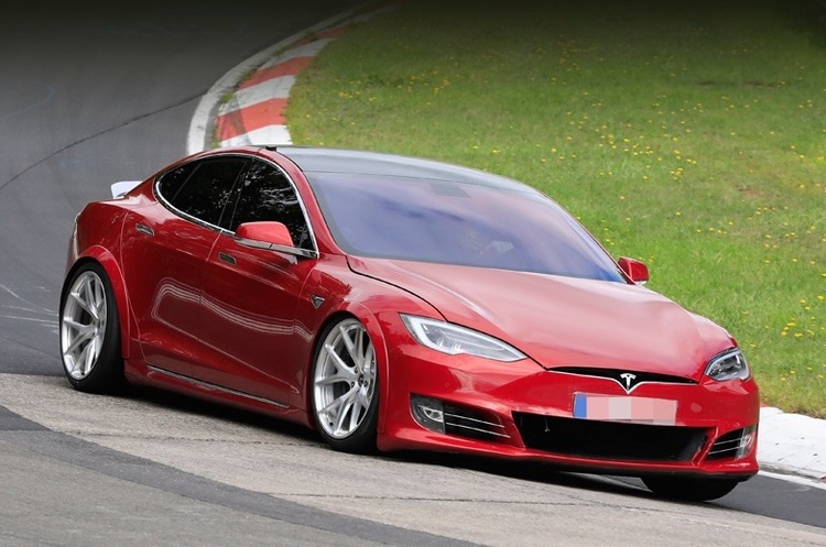 фото DR «Як космічний корабель»: Tesla відклала на тиждень запуск найшвидшого електромобіля Model S Plaid