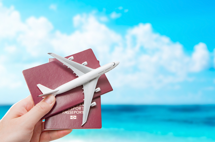 фото Shutterstock «Живе» фото і відбитки пальців для дітей: у ЄС посилять вимоги до отримання шенгенської візи