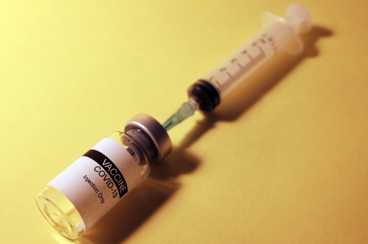 МОЗ зареєструвало європейську вакцину AstraZeneca для екстреного медичного застосування МОЗ зареєструвало європейську вакцину AstraZeneca для екстреного медичного застосування