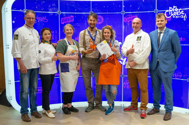 Обрано сир, який представлятиме Україну на міжнародному конкурсі World Cheese Awards Обрано сир, який представлятиме Україну на міжнародному конкурсі World Cheese Awards
