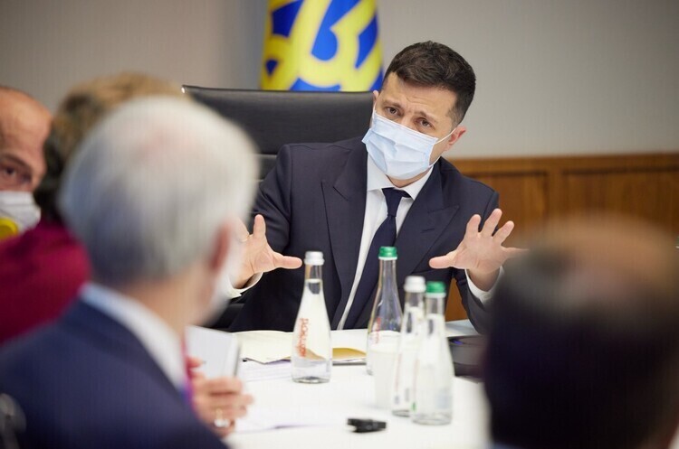Зеленський підписав закон про обмеження обігу пластикових пакетів Зеленський підписав закон про обмеження обігу пластикових пакетів