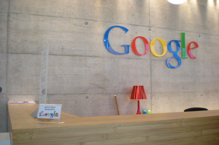 Французький регулятор оштрафував Google на 220 млн євро Французький регулятор оштрафував Google на 220 млн євро