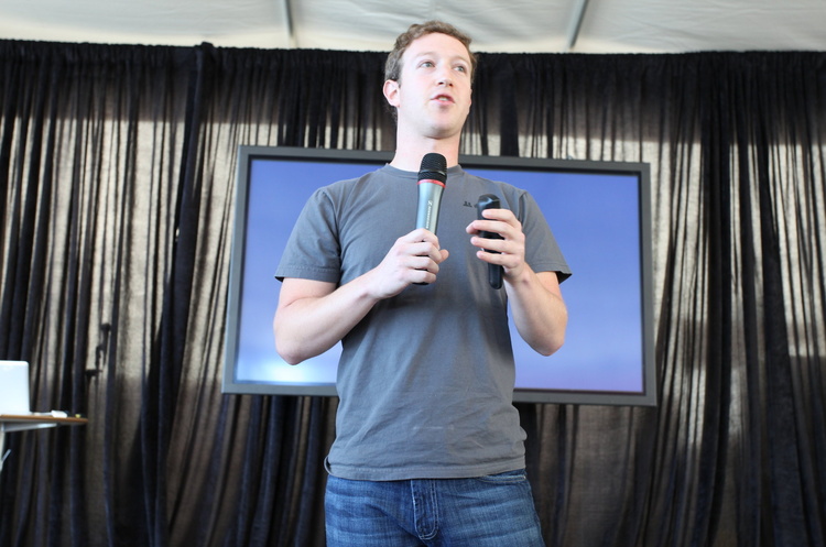 Facebook не братиме комісію з авторів платного контенту до 2023 року