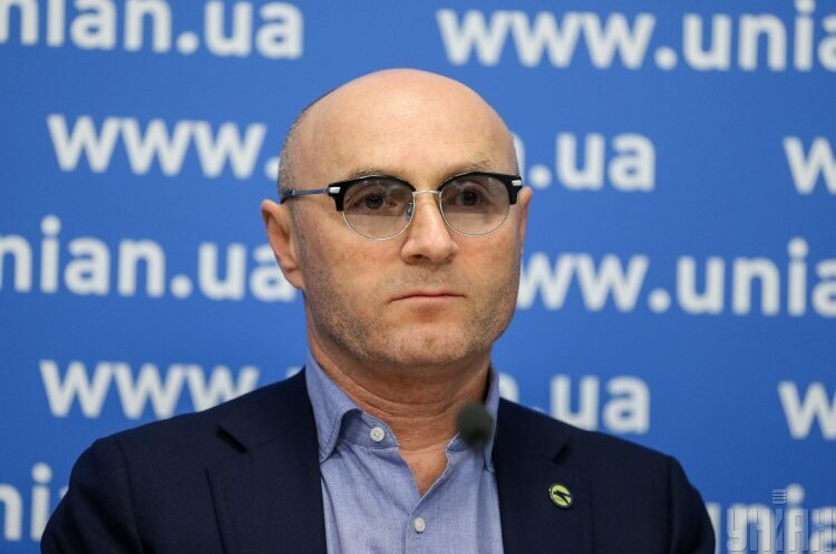 Колишньому директору «Борисполя» та президенту «МАУ» вручили обвинувальний акт у справі про корупцію в аеропорту Колишньому директору «Борисполя» та президенту «МАУ» вручили обвинувальний акт у справі про корупцію в аеропорту