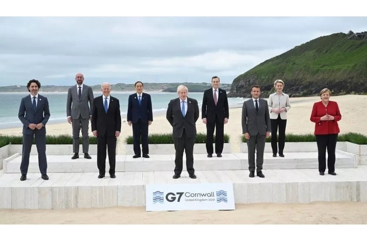 фото AP - Leon Neal Лідери G7 об'єднаються проти «нового шовкового шляху» Китаю