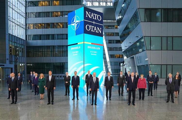 Члени НАТО об'єднуються, щоб протистояти зростаючим загрозам з боку Росії і Китаю Члени НАТО об'єднуються, щоб протистояти зростаючим загрозам з боку Росії і Китаю