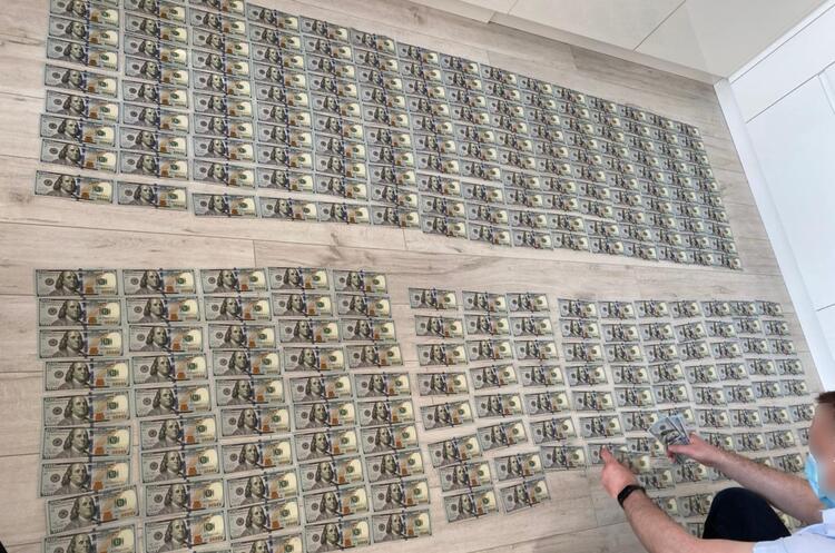 Кіберполіція викрила хакерів, які завдали іноземним компаніям збитків на $500 млн Кіберполіція викрила хакерів, які завдали іноземним компаніям збитків на $500 млн