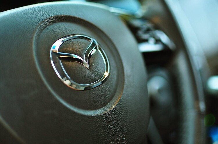 Mazda запланувала до 2025 року випустити 13 моделей електрокарів і гібридів