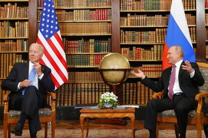 Керована конфронтація: підсумки першої зустрічі Байдена та Путіна