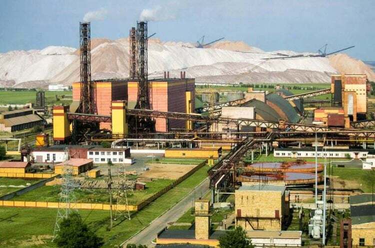 БелорусьКалий Експерти ЄС погодили нові санкції проти Білорусі: постраждає експорт нафти, калію і сигарет