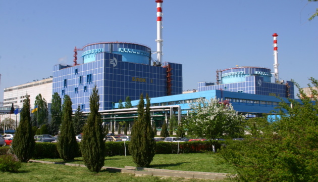 Енергоблок Хмельницької АЕС під'єднали до енергомережі після усунення причин аварійної зупинки Енергоблок Хмельницької АЕС під'єднали до енергомережі після усунення причин аварійної зупинки