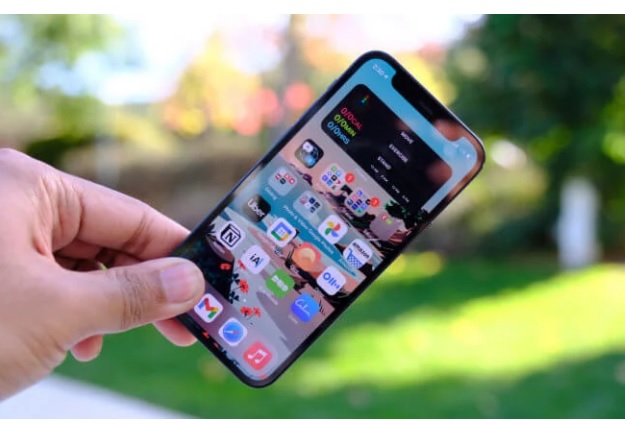 фото DR Apple зняла з виробництва iPhone 12 mini через низький попит