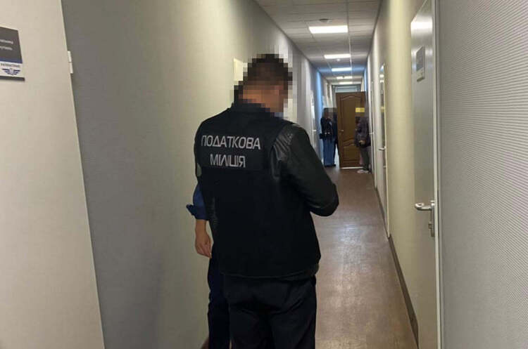 ДФС провела обшуки в «Київпастрансі» за фактами ухилення від сплати податків та привласнення бюджетних коштів ДФС провела обшуки в «Київпастрансі» за фактами ухилення від сплати податків та привласнення бюджетних коштів