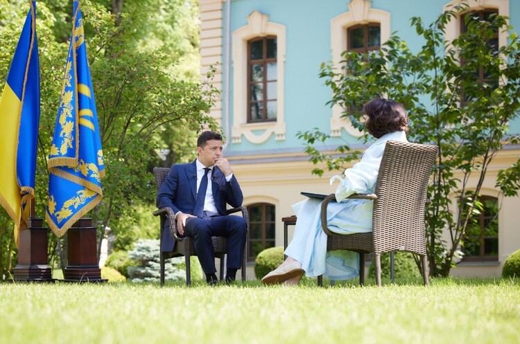 Зеленський: «РНБО - один із видів моєї зброї і я її застосовую, щоб змінити країну» Зеленський: «РНБО - один із видів моєї зброї і я її застосовую, щоб змінити країну»
