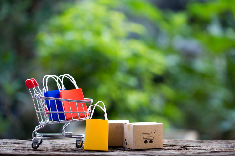 фото Shutterstock У Британії почали розслідування проти Amazon і Google за невидалення фейкових відгуків