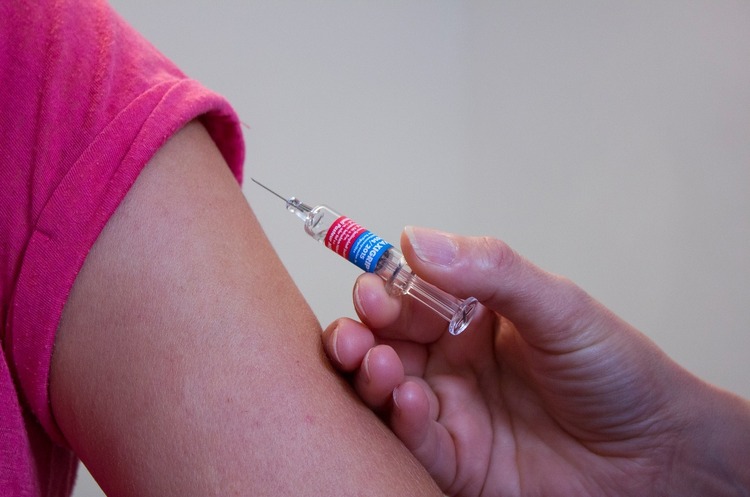 фото Pixaby Вчені дослідили, що AstraZeneca найефективніше діє при ревакцинації через півроку