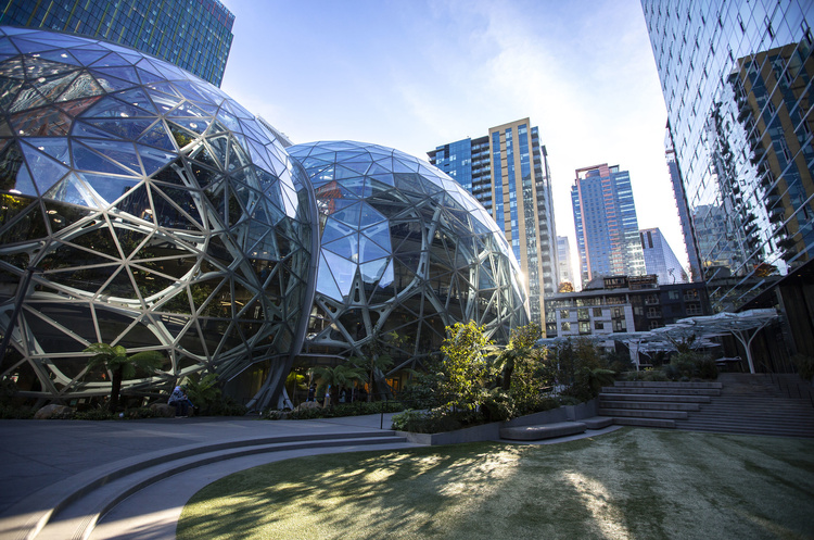 Amazon відкрив охолоджувальний центр в штаб-квартирі в Сіетлі на тлі рекордної спеки Amazon відкрив охолоджувальний центр в штаб-квартирі в Сіетлі на тлі рекордної спеки