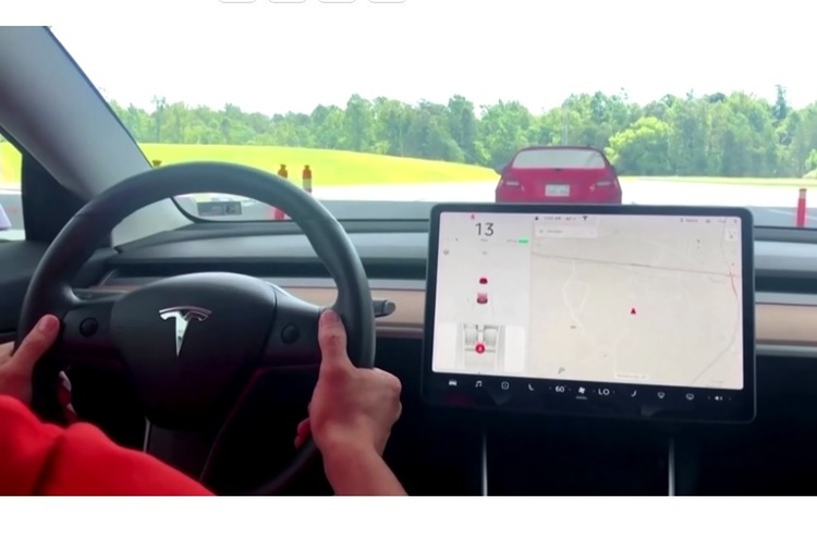 фото DR Влада США зобов’язала Tesla та інших автовиробників звітувати про всі аварії, пов’язані з автопілотом